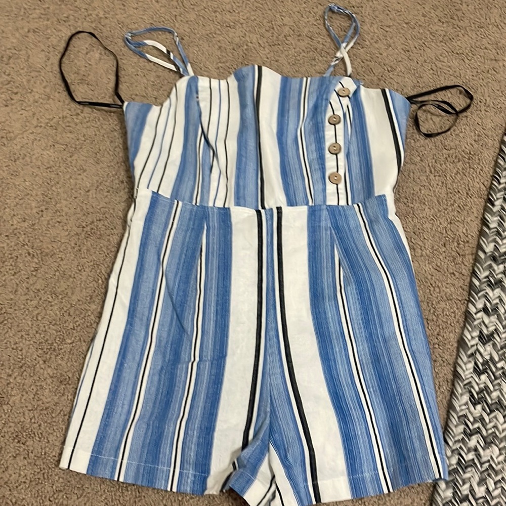Never worn forever 21 Blue and white romper with scrunched top.